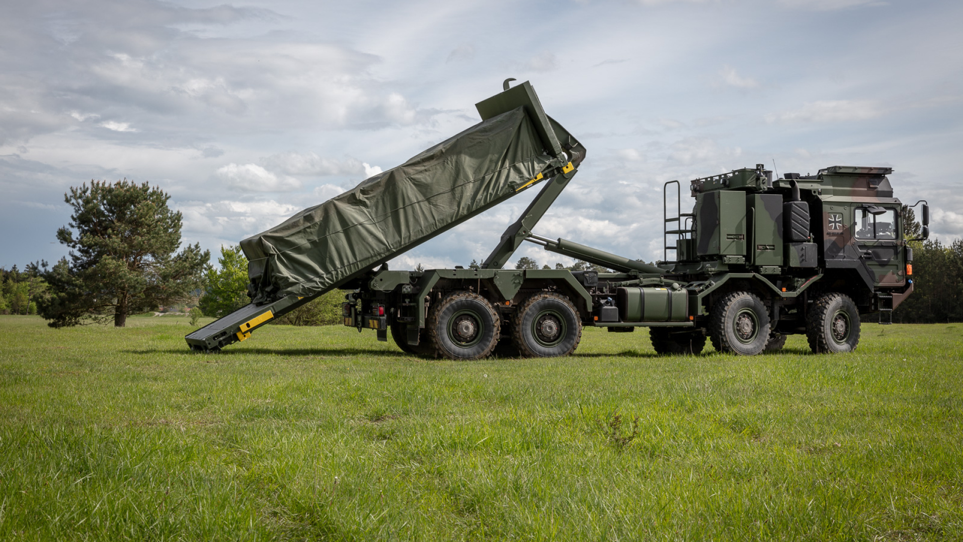 Bundeswehr bestellt aus dem Sondervermögen bei Rheinmetall weitere 1.515 Militär-LKW aus Rahmenvertrag – Auftragswert über 920 MioEUR